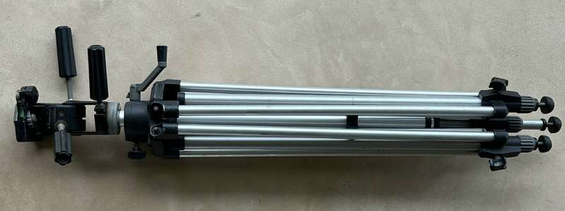 Manfrotto Model 028 aluminium camera tripod 3 way grip head