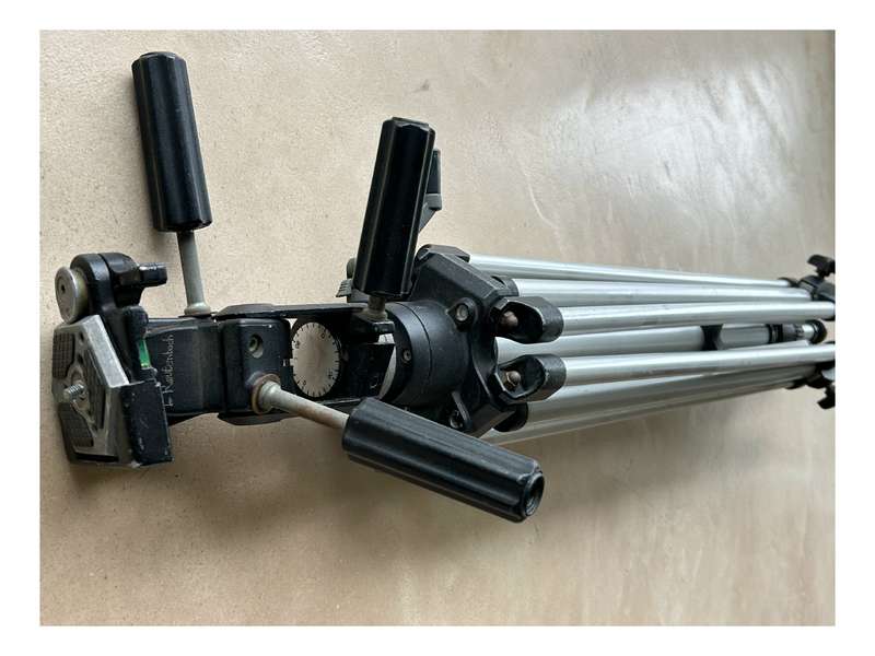 Manfrotto Model 028 aluminium camera tripod 3 way grip head