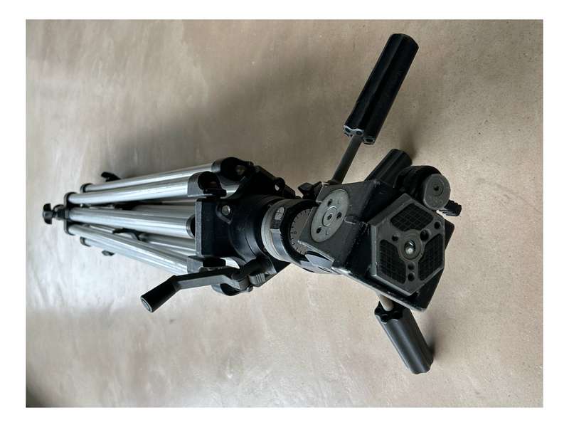 Manfrotto Model 028 aluminium camera tripod 3 way grip head