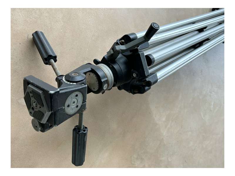 Manfrotto Model 028 aluminium camera tripod 3 way grip head