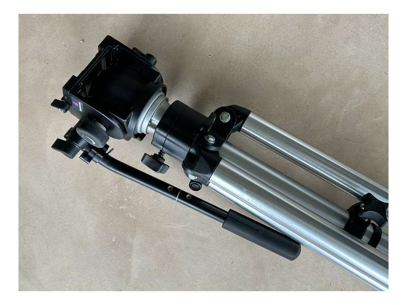 Manfrotto 074 camera tripod with 501 Manfrotto head