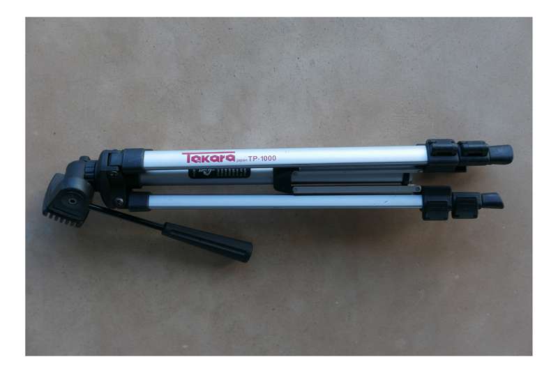 Takara TP-1000 Lightweight tripod compact boxed excellent condition