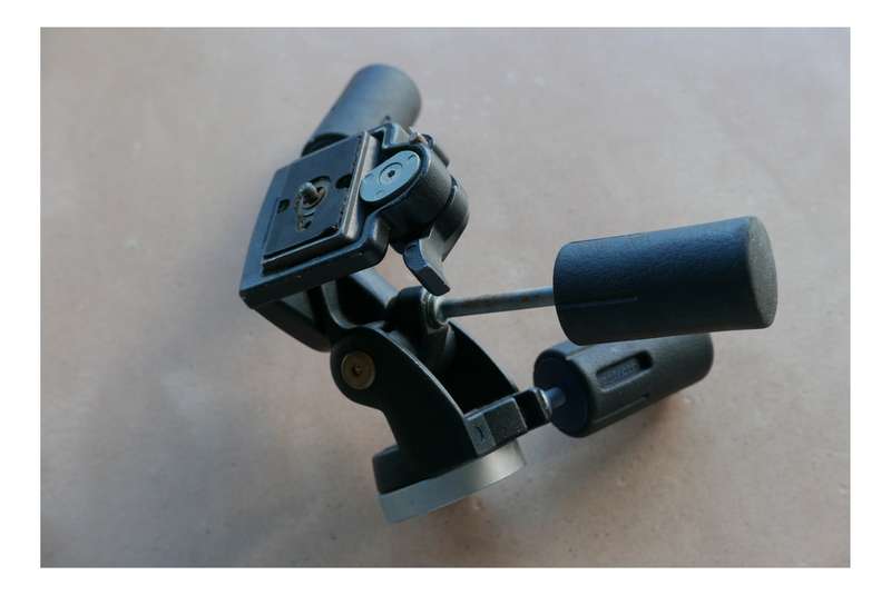 141 RC Manfrotto Heavy-Duty 3-Way Tripod Head