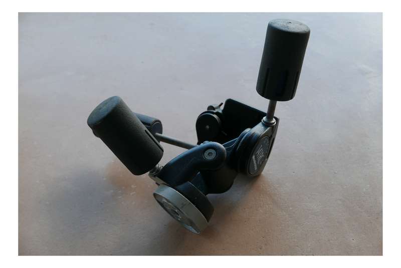 141 RC Manfrotto Heavy-Duty 3-Way Tripod Head