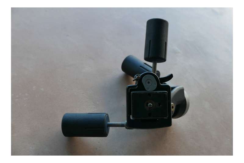 141 RC Manfrotto Heavy-Duty 3-Way Tripod Head
