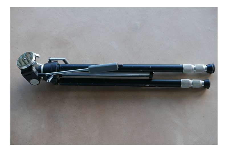 Daiwa Compact vintage portable film camera tripod pan handle tilt head