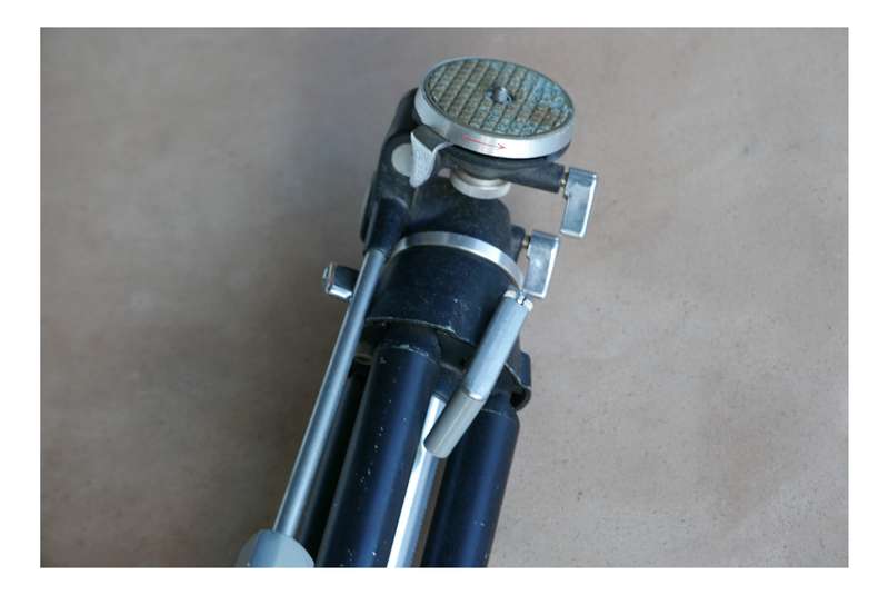 Daiwa Compact vintage portable film camera tripod pan handle tilt head