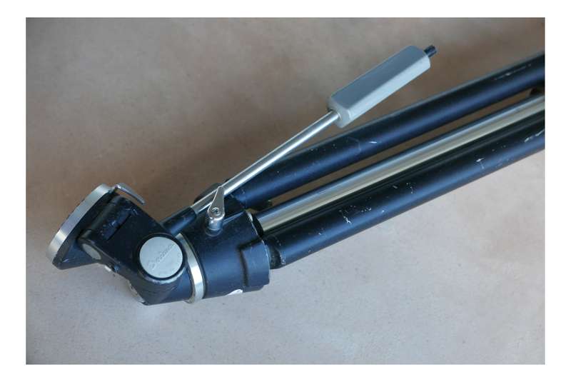 Daiwa Compact vintage portable film camera tripod pan handle tilt head