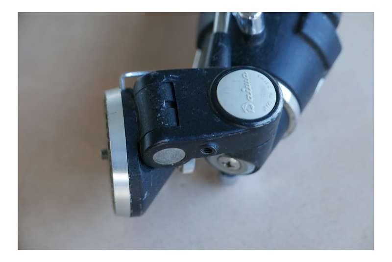 Daiwa Compact vintage portable film camera tripod pan handle tilt head