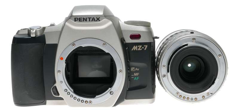 Pentax MZ-7 camera 28-80mm Zoom lens antique film camera 35mm MINT