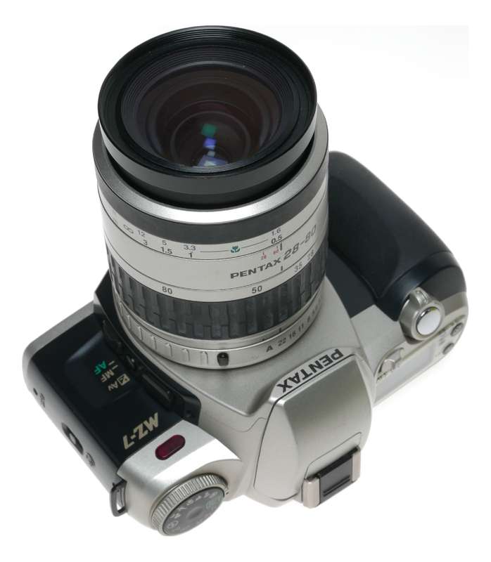 Pentax MZ-7 camera 28-80mm Zoom lens antique film camera 35mm MINT