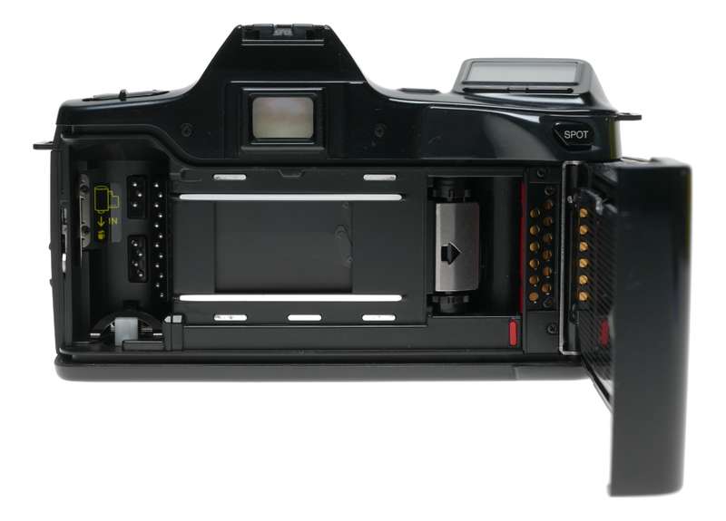 Minolta Dynax 7000i MAXXUM AF 35-80mm film camera