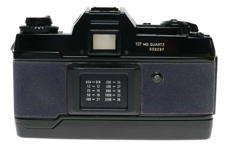 CONTAX 137 MD Quartz Vivitar 28-85mm MC Macro Focusing