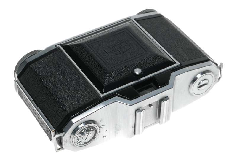 Zeiss Ikon Ikonta Schneider Xenar 2.8/45mm folding compact film camera