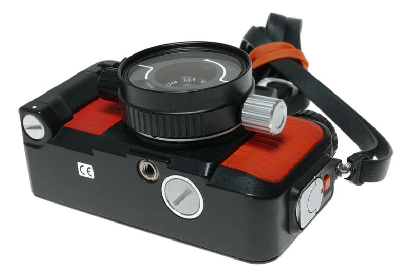 Nikon Nikonos V Underwater 35mm Film Camera Nikkor 1:2.5 35mm Boxed