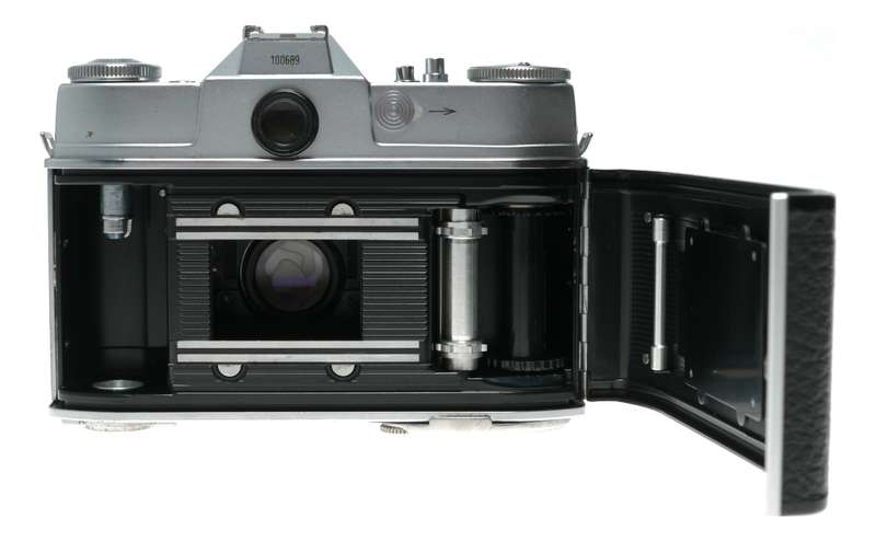 Kodak Retina Reflex 35mm Film SLR Camera Schneider Xenon C f:2/50