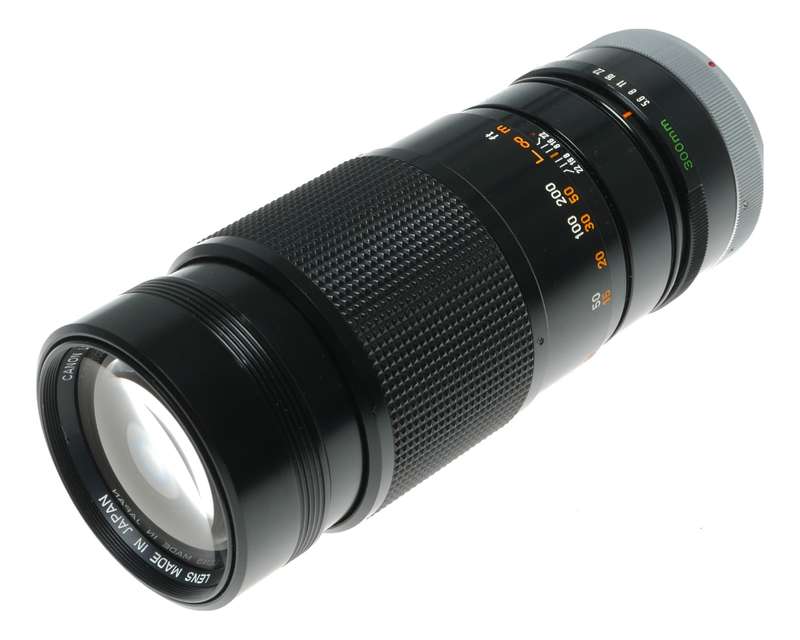 Canon FD 300mm 1:5.6 35mm Film Camera Tele Lens Caps Case