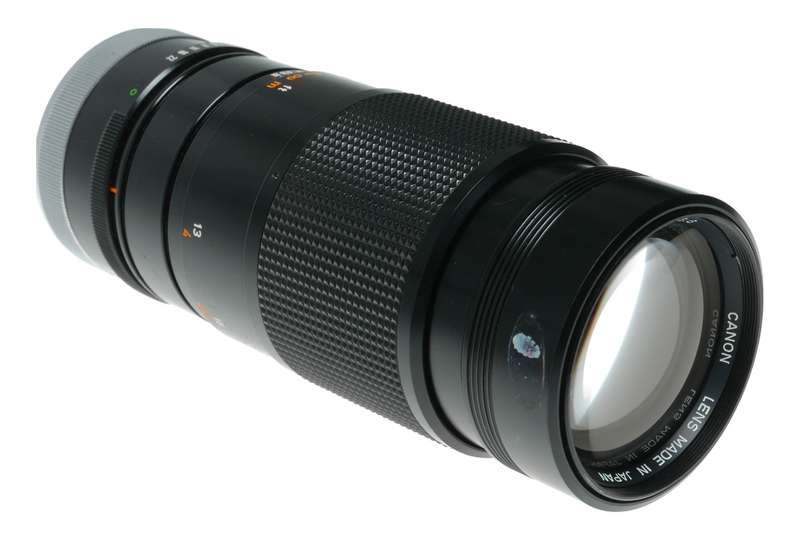 Canon FD 300mm 1:5.6 35mm Film Camera Tele Lens Caps Case