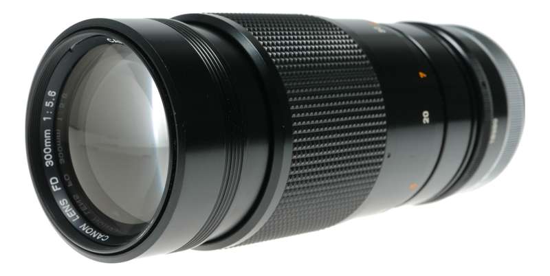 Canon FD 300mm 1:5.6 35mm Film Camera Tele Lens Caps Case