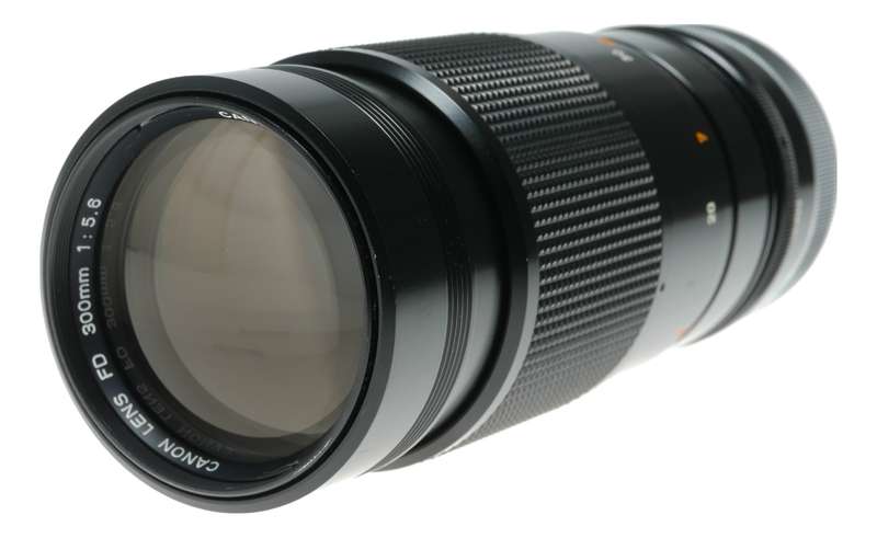 Canon FD 300mm 1:5.6 35mm Film Camera Tele Lens Caps Case