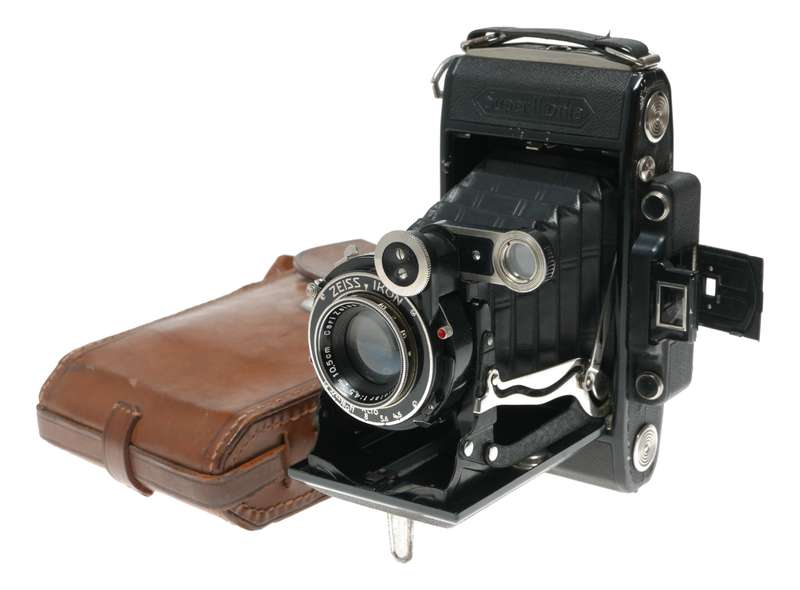 Zeiss Ikon Super Ikonta 530/2 Folding Camera Jena Triotar 1:4.5 F=10.5cm