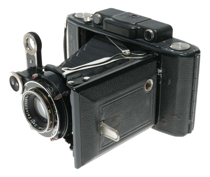 Zeiss Ikon Super Ikonta 530/2 Folding Camera Jena Triotar 1:4.5 F=10.5cm