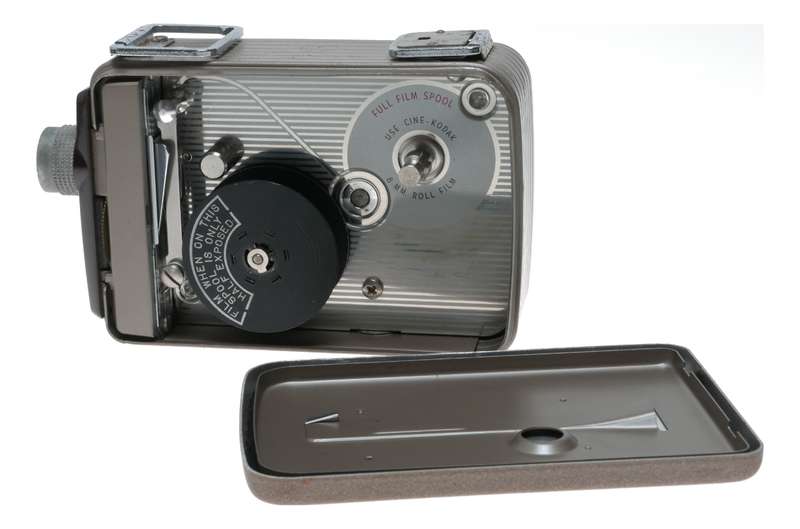 Kodak Brownie 13mm retro antique movie camera single lens