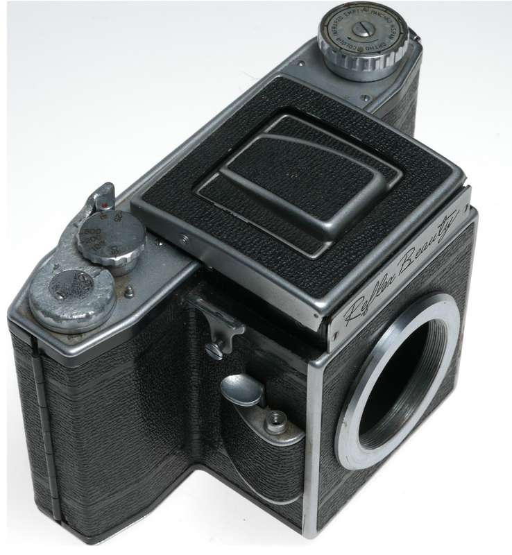 Reflex Beauty Medium format film camera body only WLF