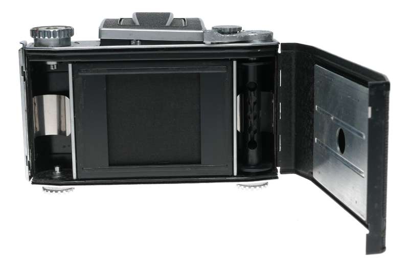 Reflex Beauty Medium format film camera body only WLF