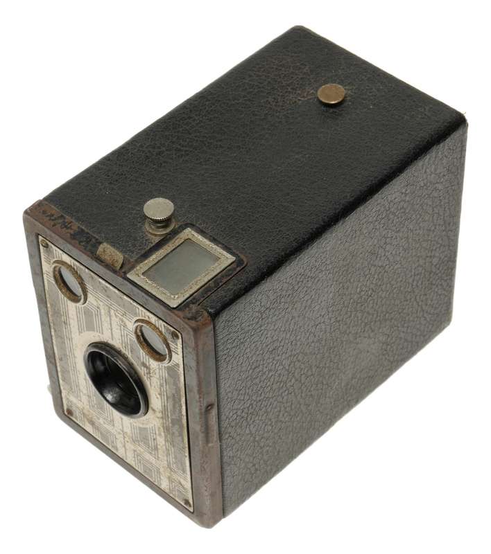 Six-20 Brownie Junior antique medium format box camera Kodak