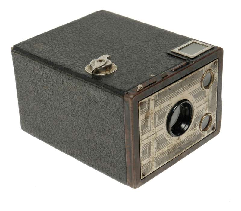 Six-20 Brownie Junior antique medium format box camera Kodak