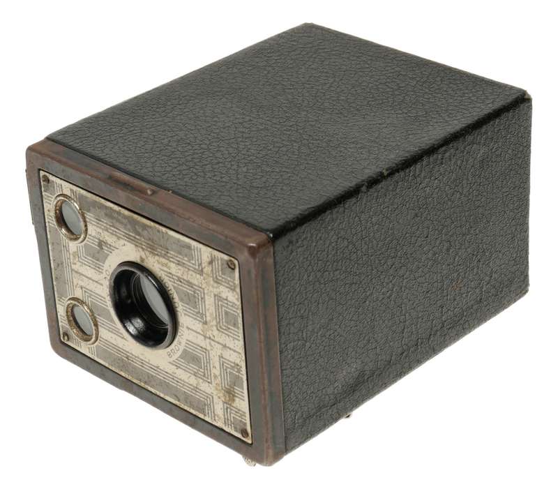 Six-20 Brownie Junior antique medium format box camera Kodak