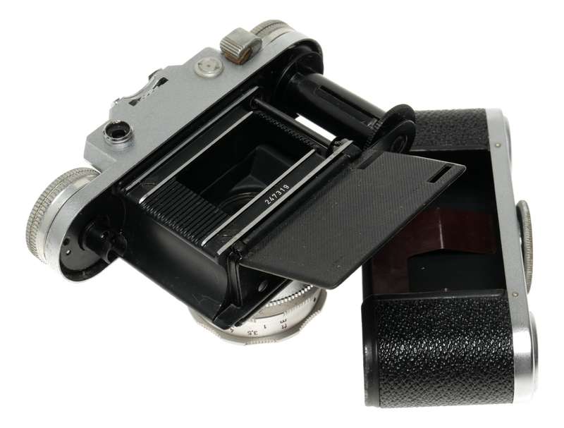 Braun Super Paxette 35mm Film RF Camera E-Staeble-Kata 2.8/45 mm`