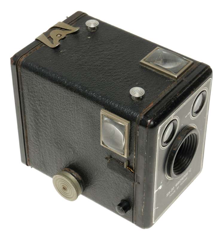 Six-20 Brownie C antique medium format box camera Kodak