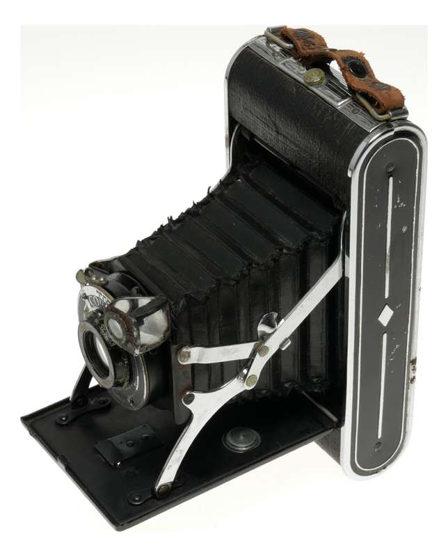 Coronet Folding bellows vintage film camera 100mm f/6.3 lens