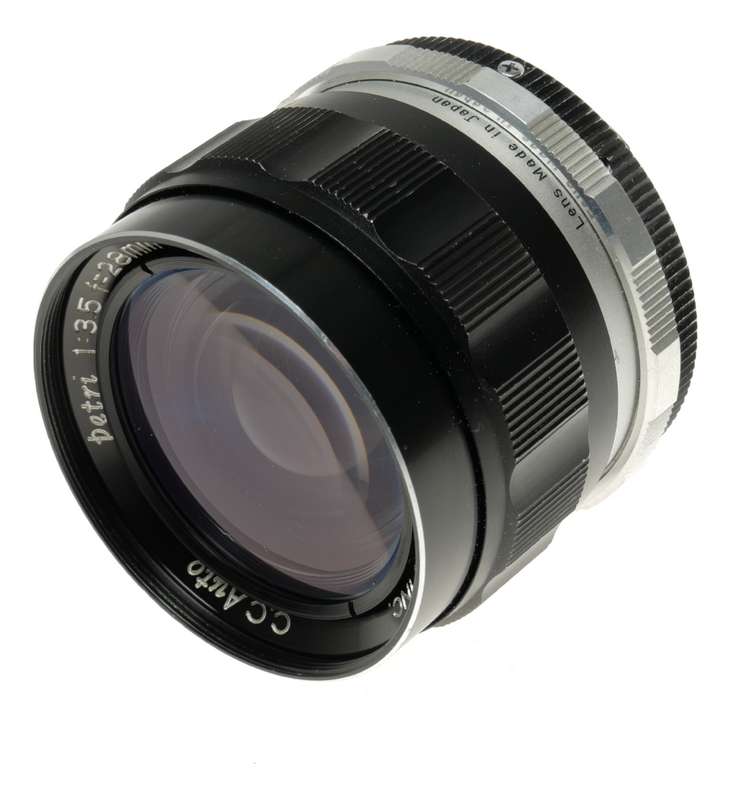 Petri 3.5/28mm Wide Angle f=28mm SLR vintage film lens