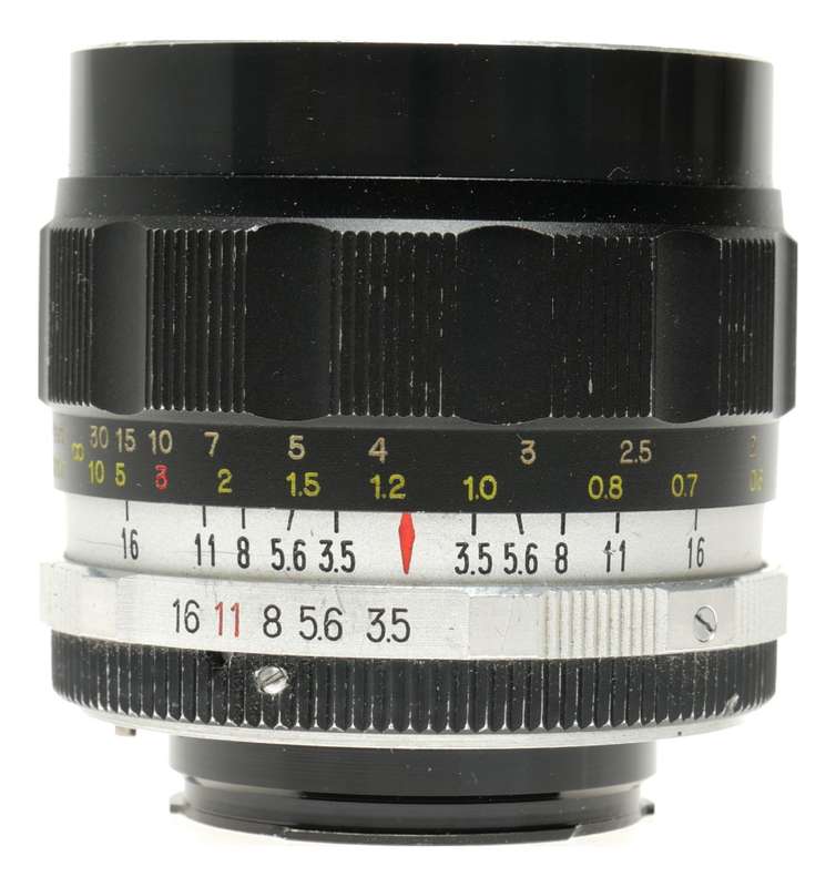 Petri 3.5/28mm Wide Angle f=28mm SLR vintage film lens