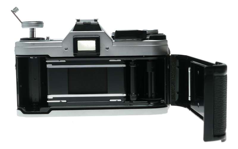 Canon AT-1 35mm film SLR camera FD 1:1.8 50mm lens filter cap shade hood