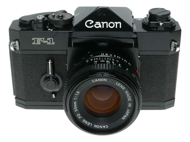 Canon F-1 vintage 35mm film SLR camera 1.8/50 2.8/28 lenses 100-200mm Zoom