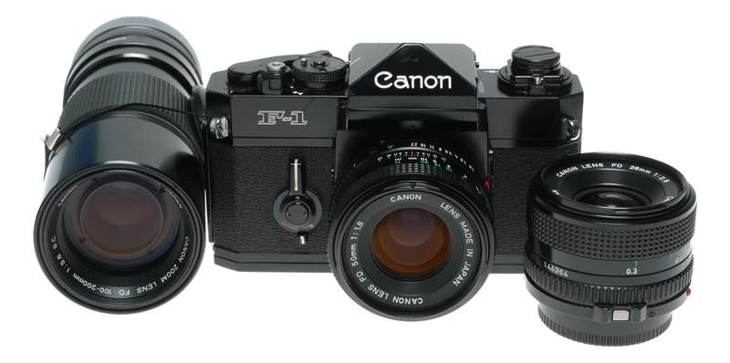 Canon F-1 vintage 35mm film SLR camera 1.8/50 2.8/28 lenses 100-200mm Zoom