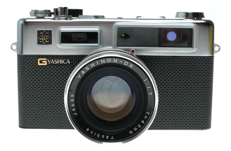 Yashica G Electro 35 film rangefinder camera Yashinon DX 1.7/45mm in original case