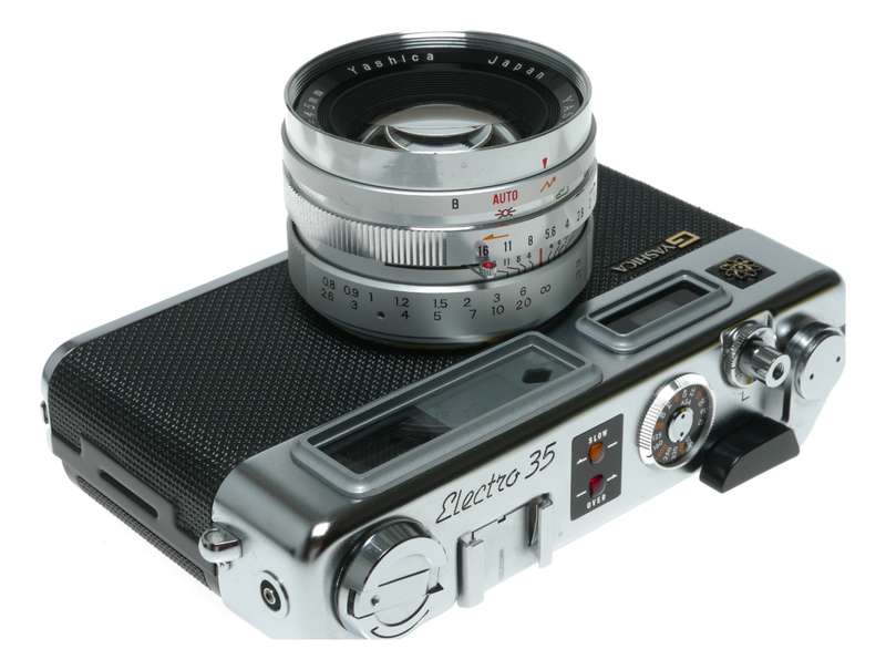 Yashica G Electro 35 film rangefinder camera Yashinon DX 1.7/45mm in original case