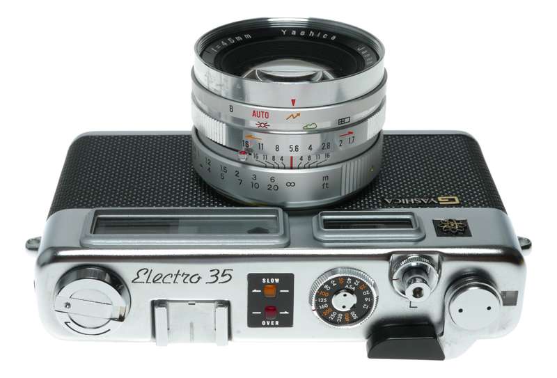 Yashica G Electro 35 film rangefinder camera Yashinon DX 1.7/45mm in original case