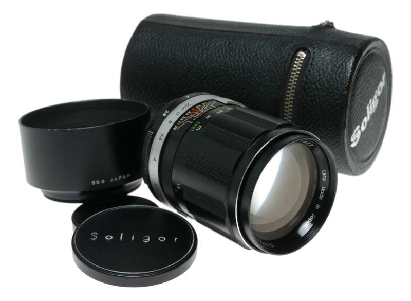 Soligor 1:2.8 135mm camera tele lens P mount M42 Universal Pentax Praktica