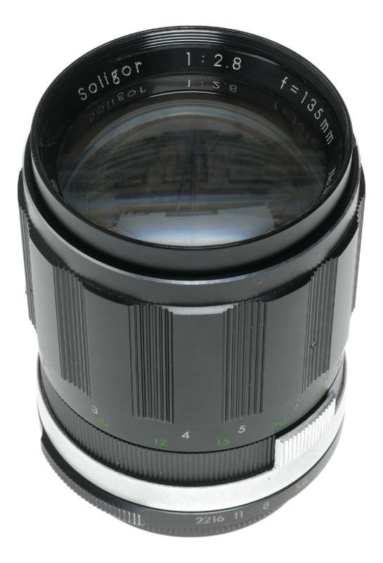 Soligor 1:2.8 135mm camera tele lens P mount M42 Universal Pentax Praktica