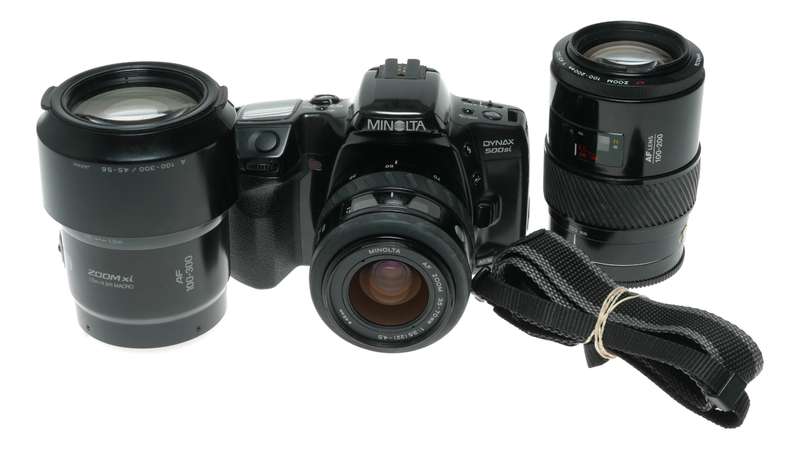 Minolta Dynax 500si 35mm film camera AF Zoom lenses 35-70 100-200 100-300