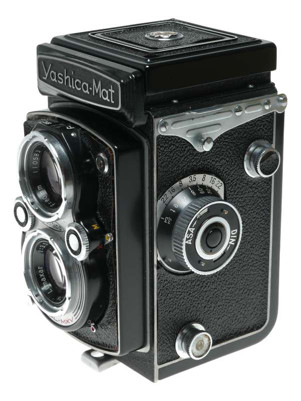 Yashica-Mat 6x6 TLR camera Lumaxar 1:3.5 f=80mm German lenses original case caps