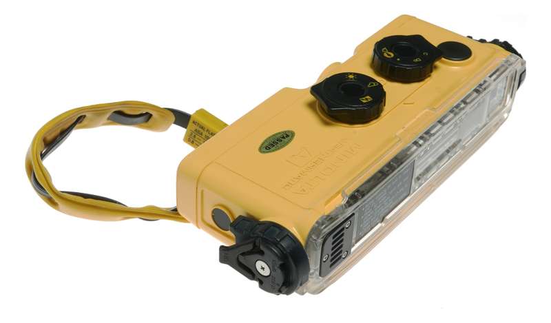 Minolta Weathermatic A watertight 110 film vintage pocket camera