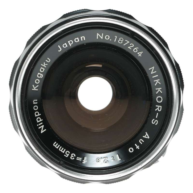 Nippon Kogaku Nikkor-S Auto 1:2.8 f=35mm wide angle camera lens
