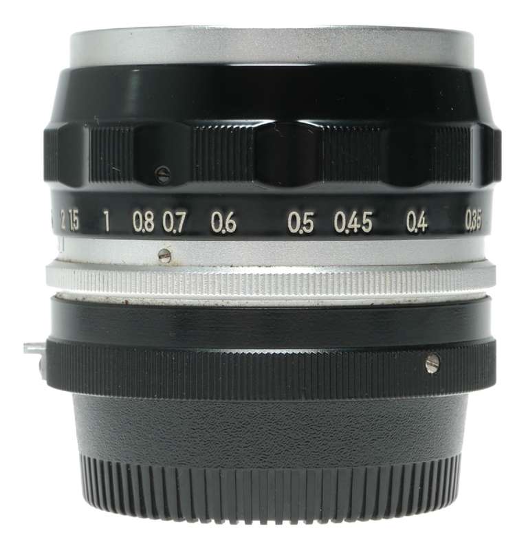 Nippon Kogaku Nikkor-S Auto 1:2.8 f=35mm wide angle camera lens